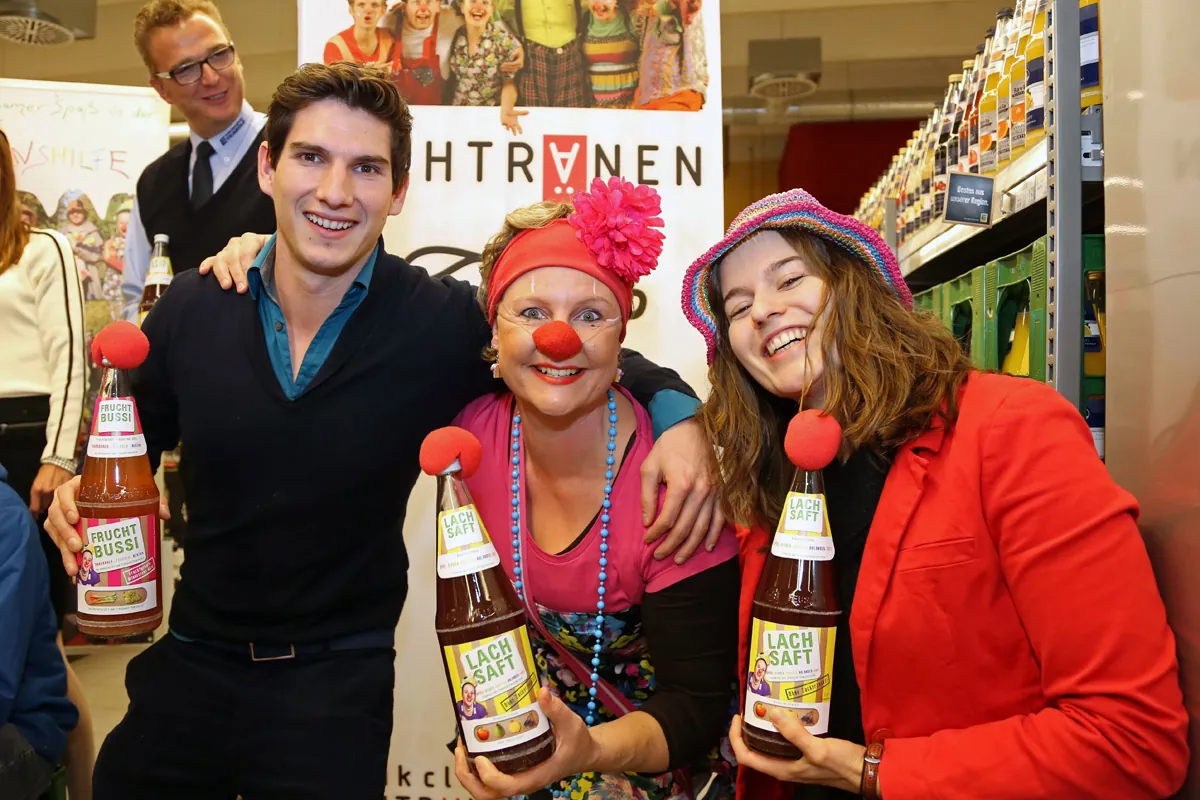Klinikclowns bei der Lachsaft-Präsentation